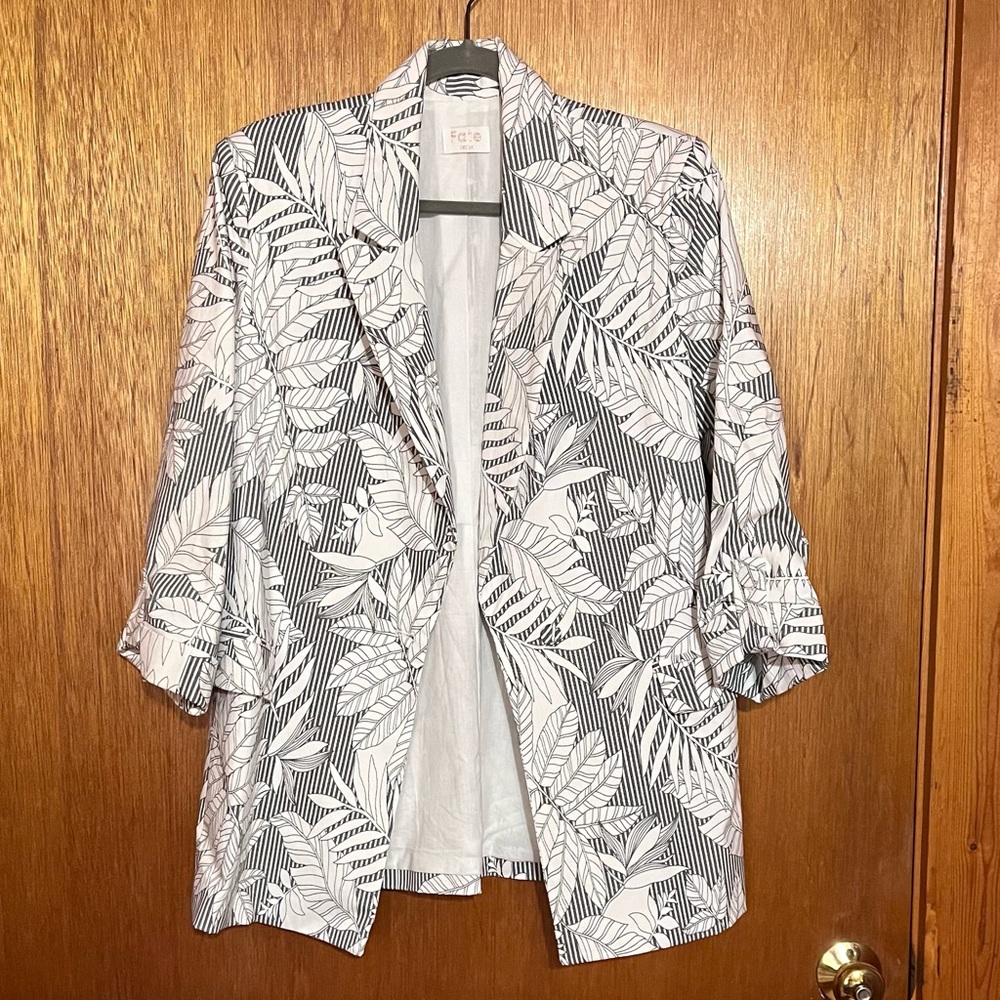 Women's Black and White Leaf Print Blazer